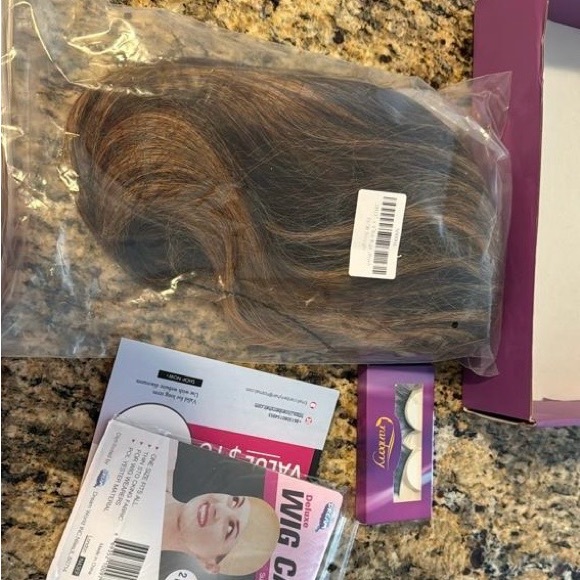 Beautiful wig - Picture 2 of 5